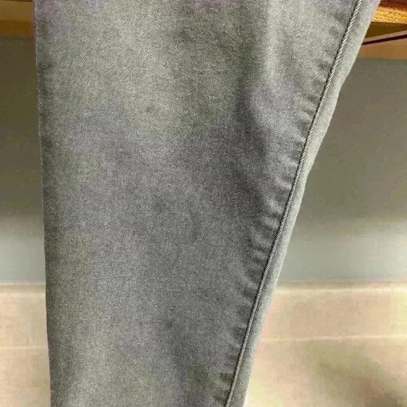 Women’s‎ gray cropped Kancan stretchy jeans with zipper bottom size XL - Picture 3 of 4